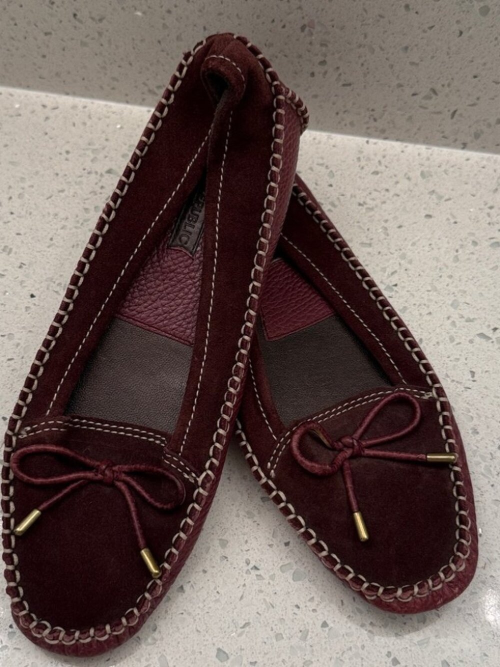 Banana Republic Burgundy Leather Driving Moccasins Bow Flats Size 7 NWT